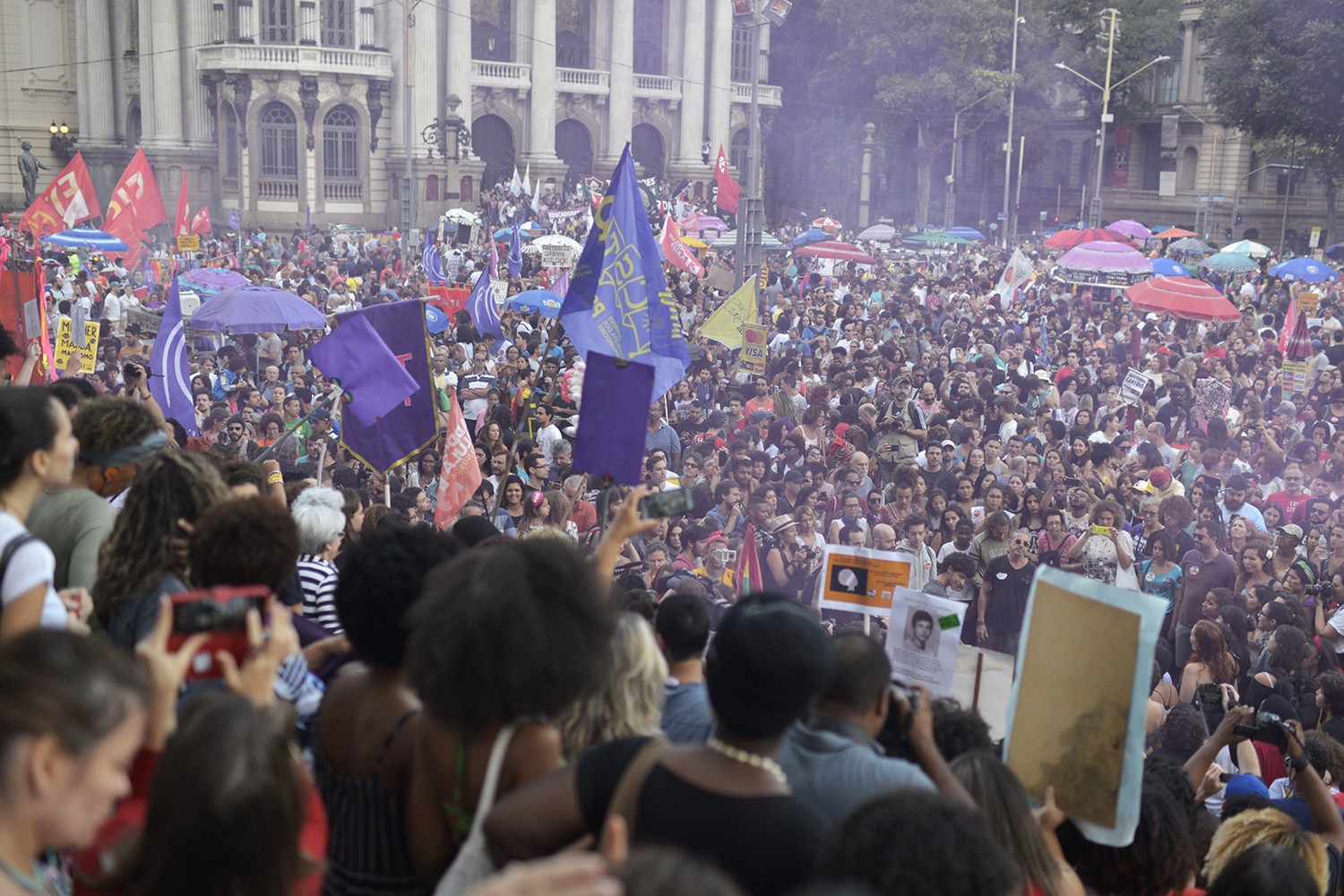   Cinelândia Square, Rio de Janeiro. 20 Oct 2018 © Lucas Landau  