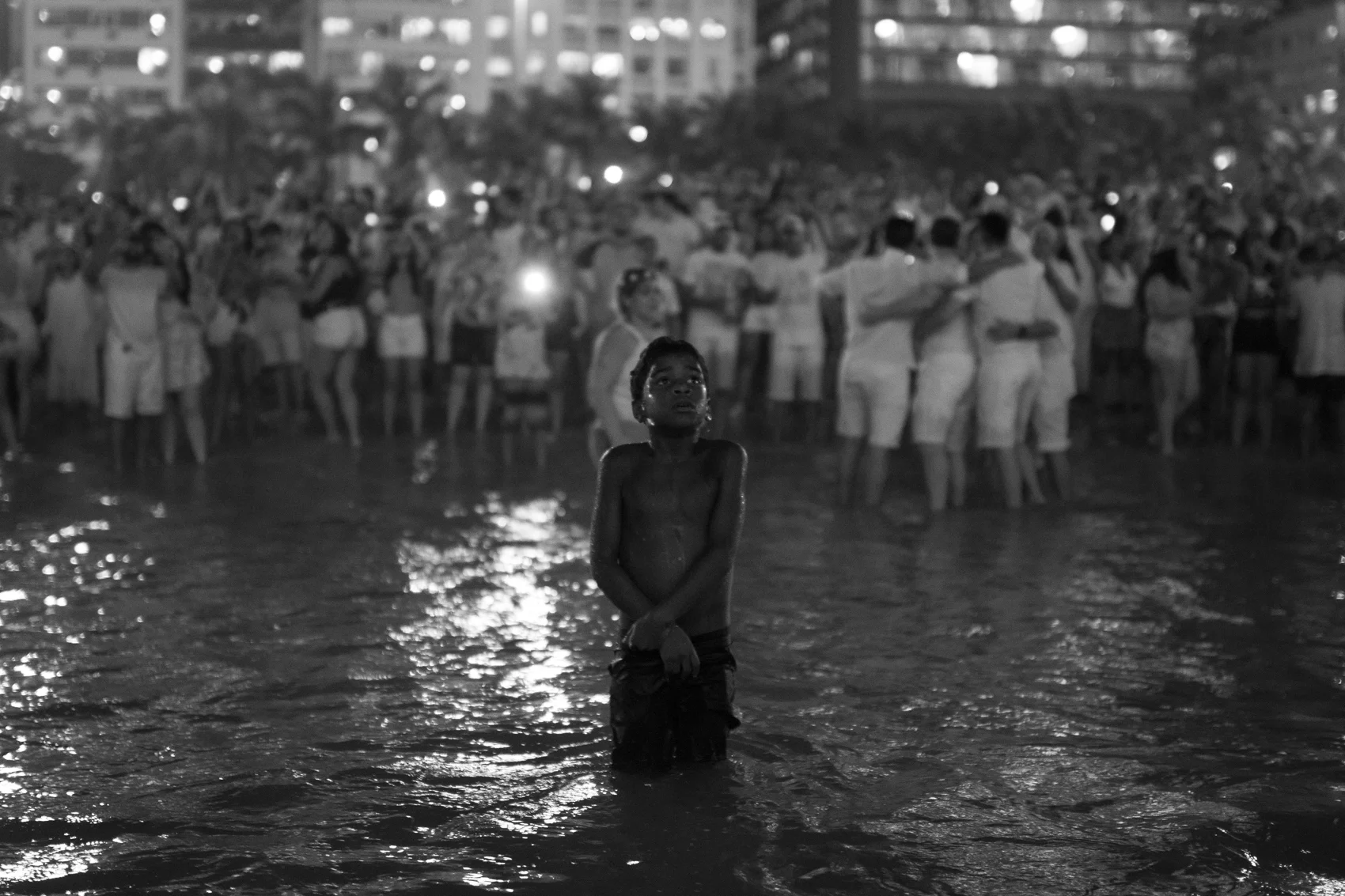   Hell de Janeiro &nbsp;  A ambiguidade da cidade que consegue ser ao mesmo tempo maravilhosa e infernal.   The city that succeeds, at the same time, to be wonderful and hellish.   © 2018 