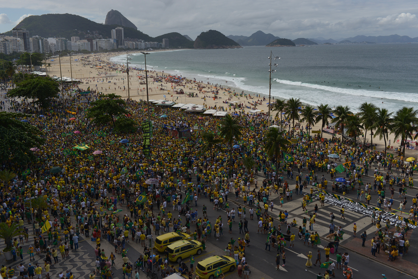 LANDAU_ATO_BOLSONARO_COPACABANA_01.jpg