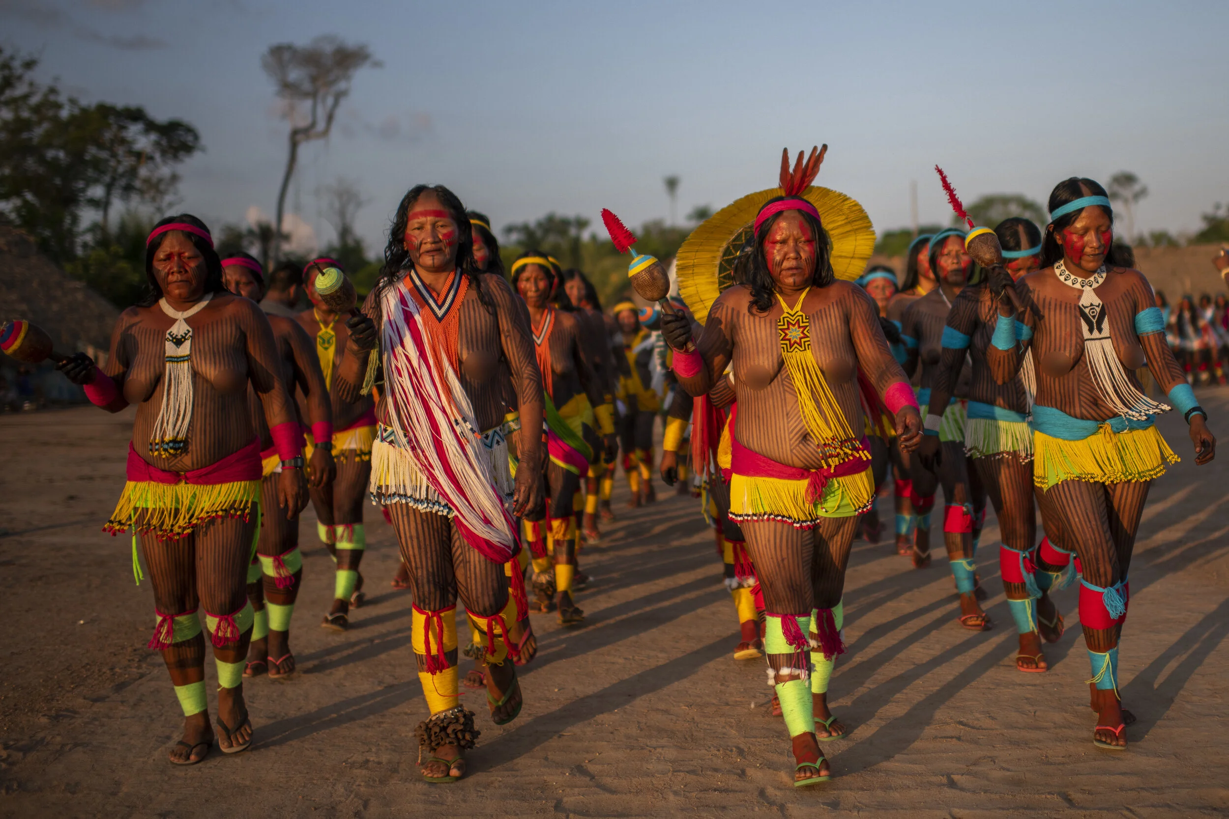   Festa das Mulheres Kayapó   Documentação feita para o Instituto Kabu durante oito dias entre preparação e cerimônia final da festa das mulheres kayapó, que aconteceu na aldeia Pykany entre Setembro e Outubro de 2019.    Documentation made for Kabu 