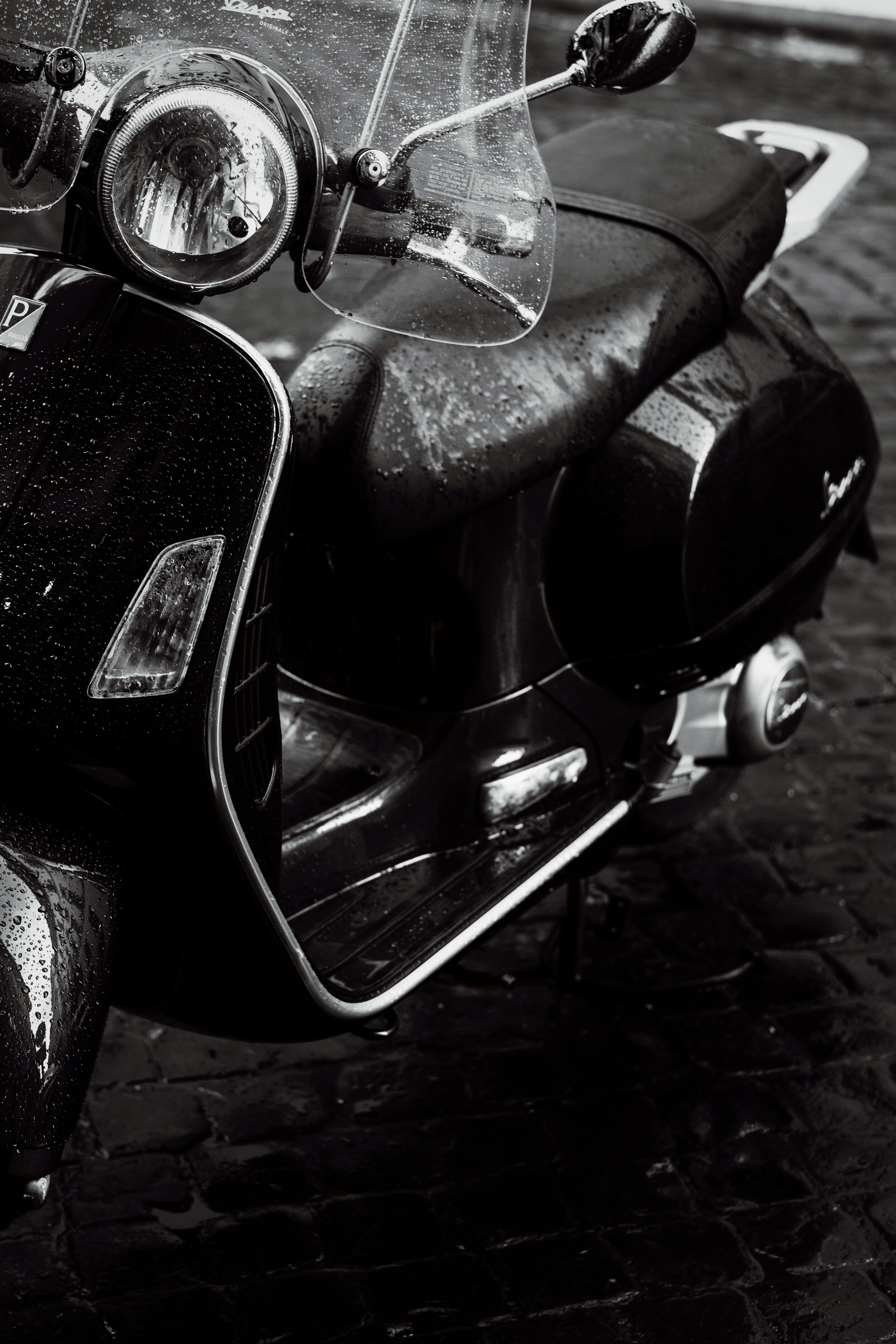 Vespa_bw_wrm.JPG