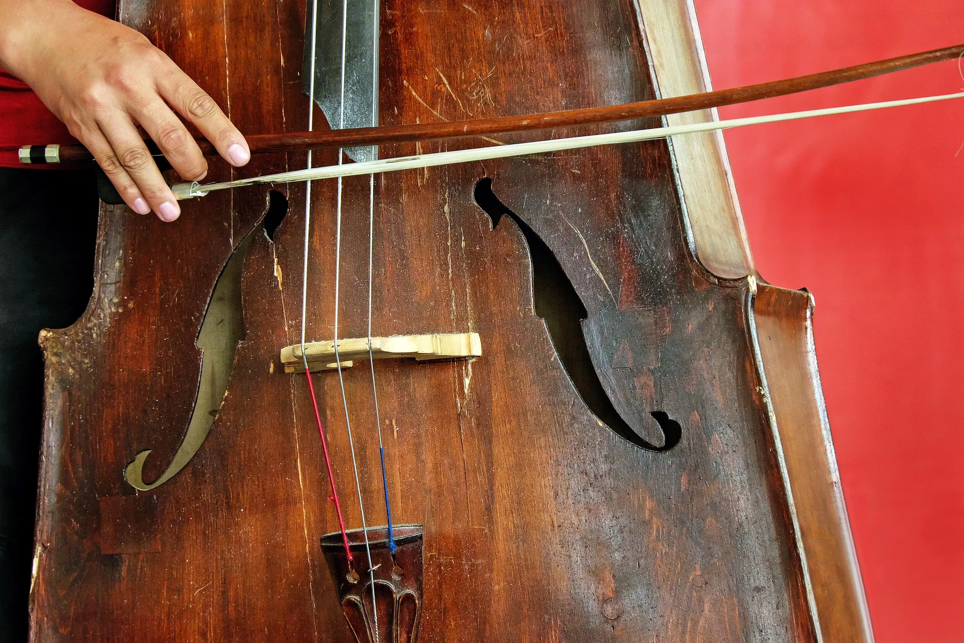 cello-1606337_1920.jpg