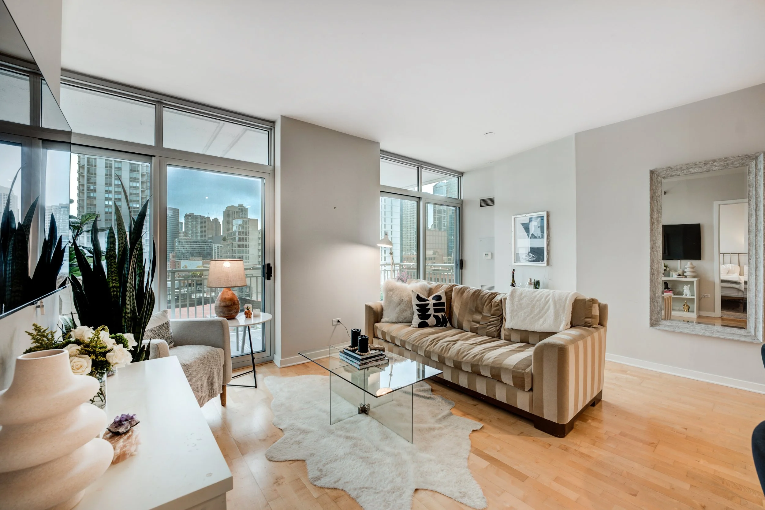 Living Room 2.jpg