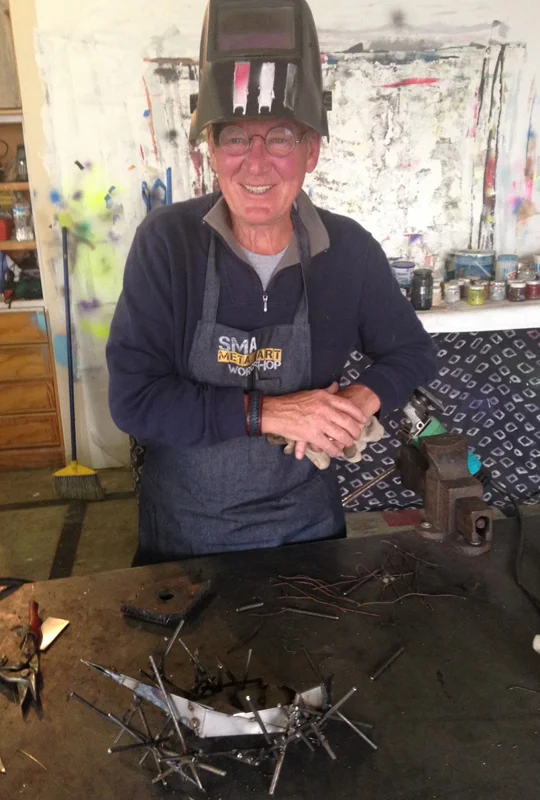 The above photo explains the budding winter love affair between the Hainstock family and Mexico's San Miguel de Allende. Everyone is taking advantage of the wide range of high quality studio mentorship available.In the arts-rich, colonial city.in central Mexico. Bob shows off his first MIG welding/metal sculpture piece that would later launch the Broken Dory series. His mentors were Alex and Lane Van Doren at their Van Doren metal sculpture studio in San Miguel.. In the 2017 winter, the plan is for more mentorship in the metal arts, clay arts, printmaking and painting. 
