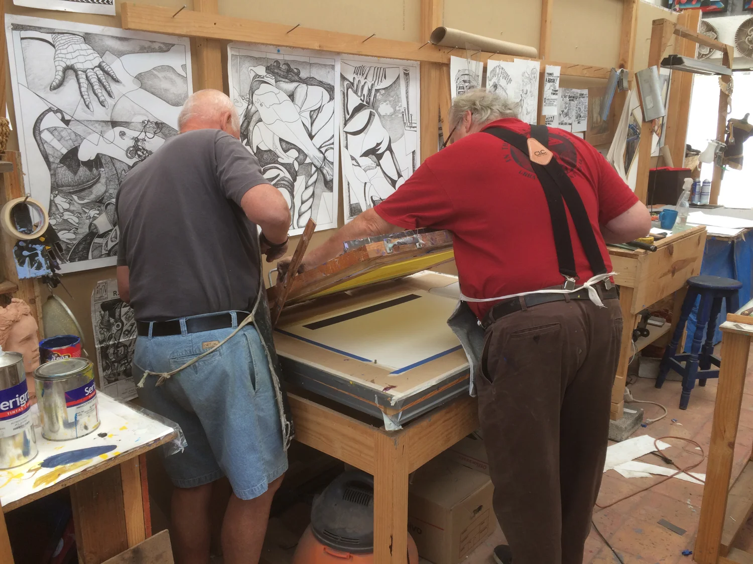 Bob, left, works with Richard Webb of the Black Cat Printmaking Studio, San Miguel de Allende. Richard has a gorgeous screen printing studio. as well as a small performance stage for impromtu performances when his blues band buddies come by.