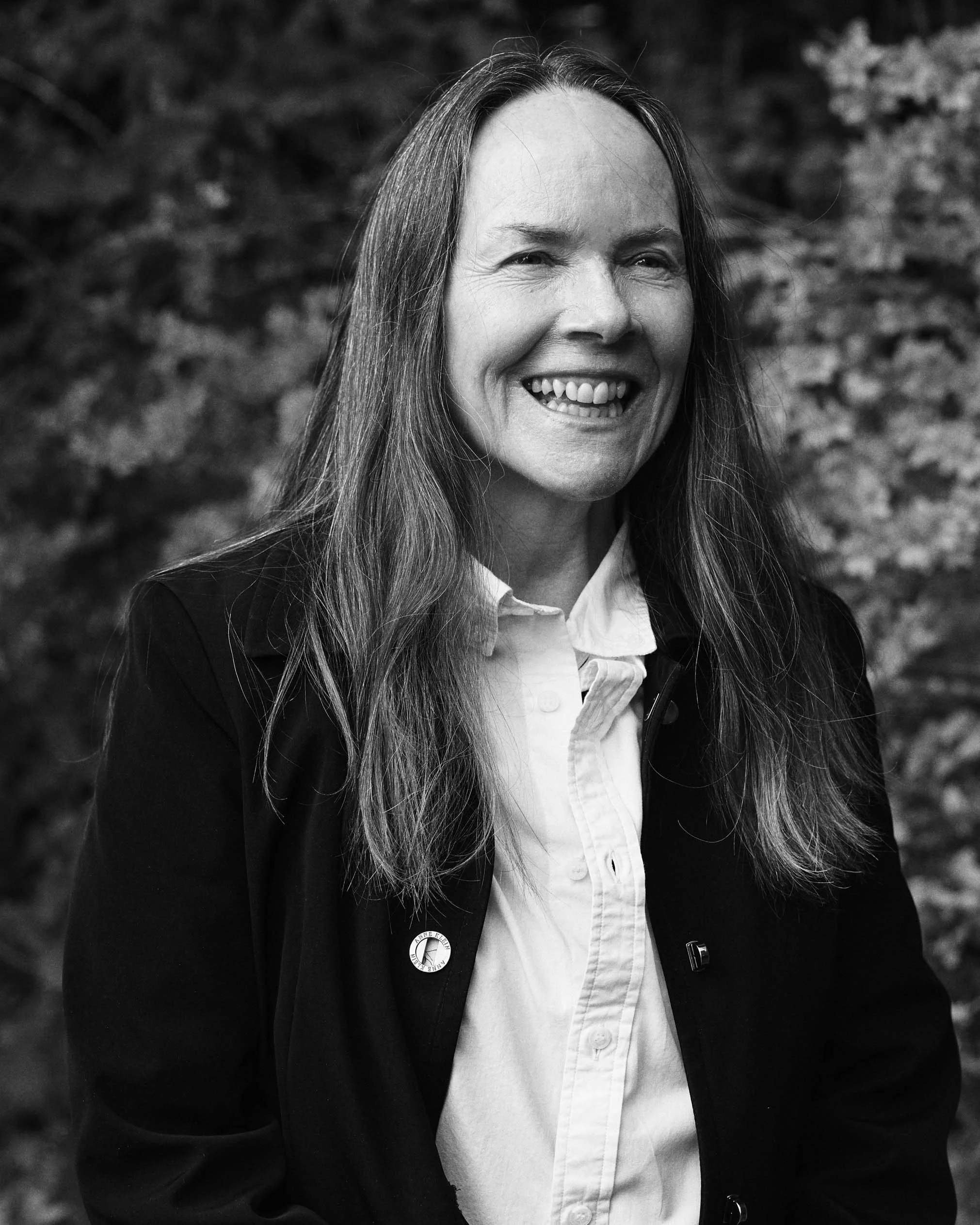 black and white author photo for Madge Evers's book Printing With the Sun