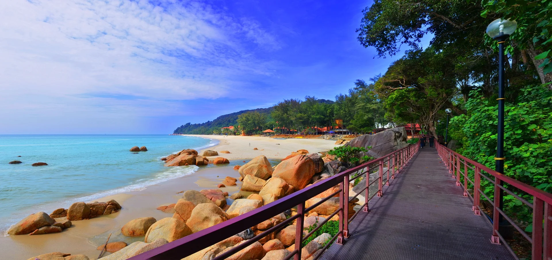 beach-1692129_1920.jpg