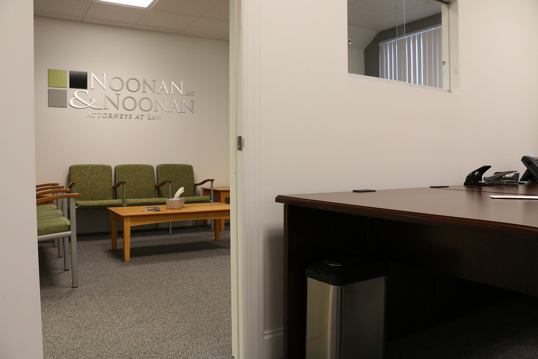 Noonan_desk_5422.jpg