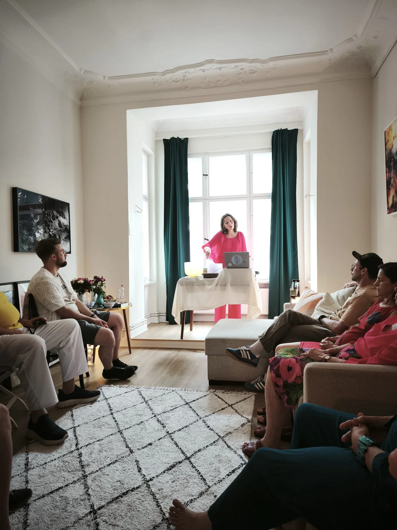 Meine 432 Hz Sound Healing Journeys in Berlin – Haus- &amp; Galerie-Konzert