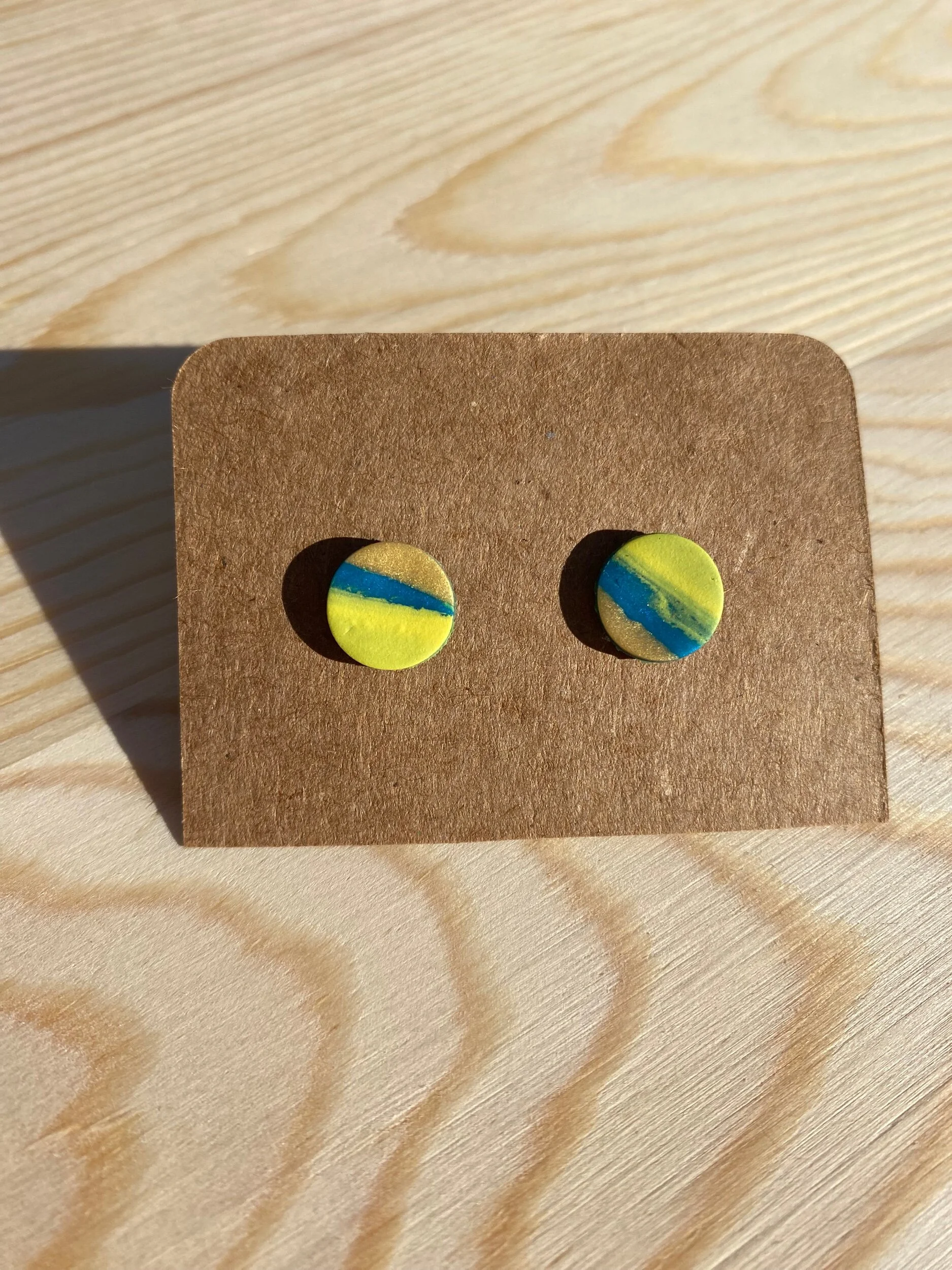 63852998-9708-4DDE-8B22-5FD44483239E