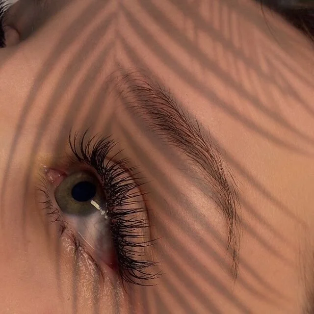 Who&rsquo;s wishing she was in a tropical place with no rain and these GORGEOUS lashes? 🌴☀️@bbythesea_esthetics .
.
.
.
.
#seagrasssalonspa #agirlcandream #lashlove #lashextensions #brides #lashextensions #minkys #andherbrowsareonpoint #theeyeshavei