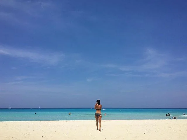 2017 favorite. A photo captured by my mom, on the island my entire family is from, that I had never laid eyes on till this year. Feliz A&ntilde;o Nueva a todos! 🇨🇺❤️ .
.
.
#fineskylarkinflight #travel #adventureanywhere #instatravel #postcardsfromt