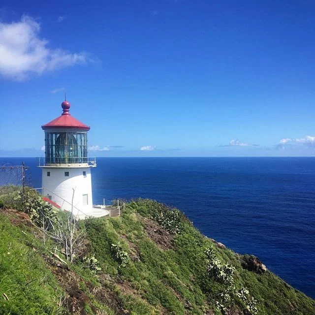 Secret lighthouse passageway, 02.18 🇺🇸 🌺 #hawaii .
.
.
#fineskylarkinflight #travel #adventureanywhere #instatravel #postcardsfromtheworld #traveltheworld #igtravel #travelpics #worldlyhumans #explore #shareyourworld #honolulu #lighthouse