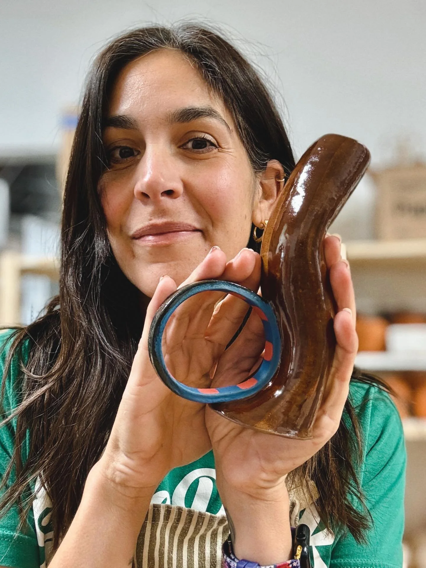 Hi! I haven&rsquo;t been able to get into the studio this week and that makes me sad&hellip; so here&rsquo;s a reminder of me happy in the studio! Excited to get my hands back into some clay next week. 🤗
.
.
.
#handbuiltpottery #handmade #hands #vas