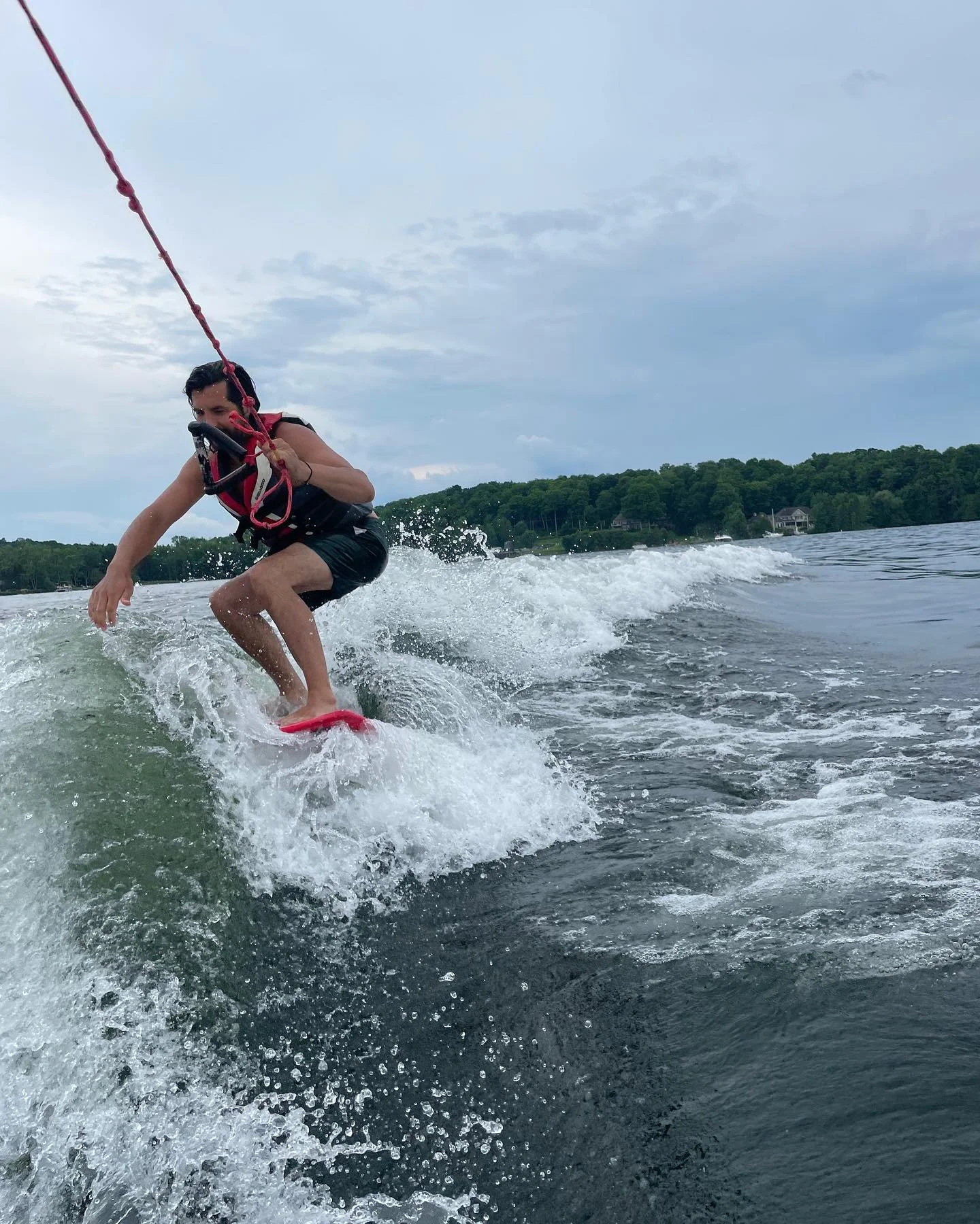 Juillet.
 🏄🏽&zwj;♂️🎛️🪵🍓🍑🪓🍕🍋