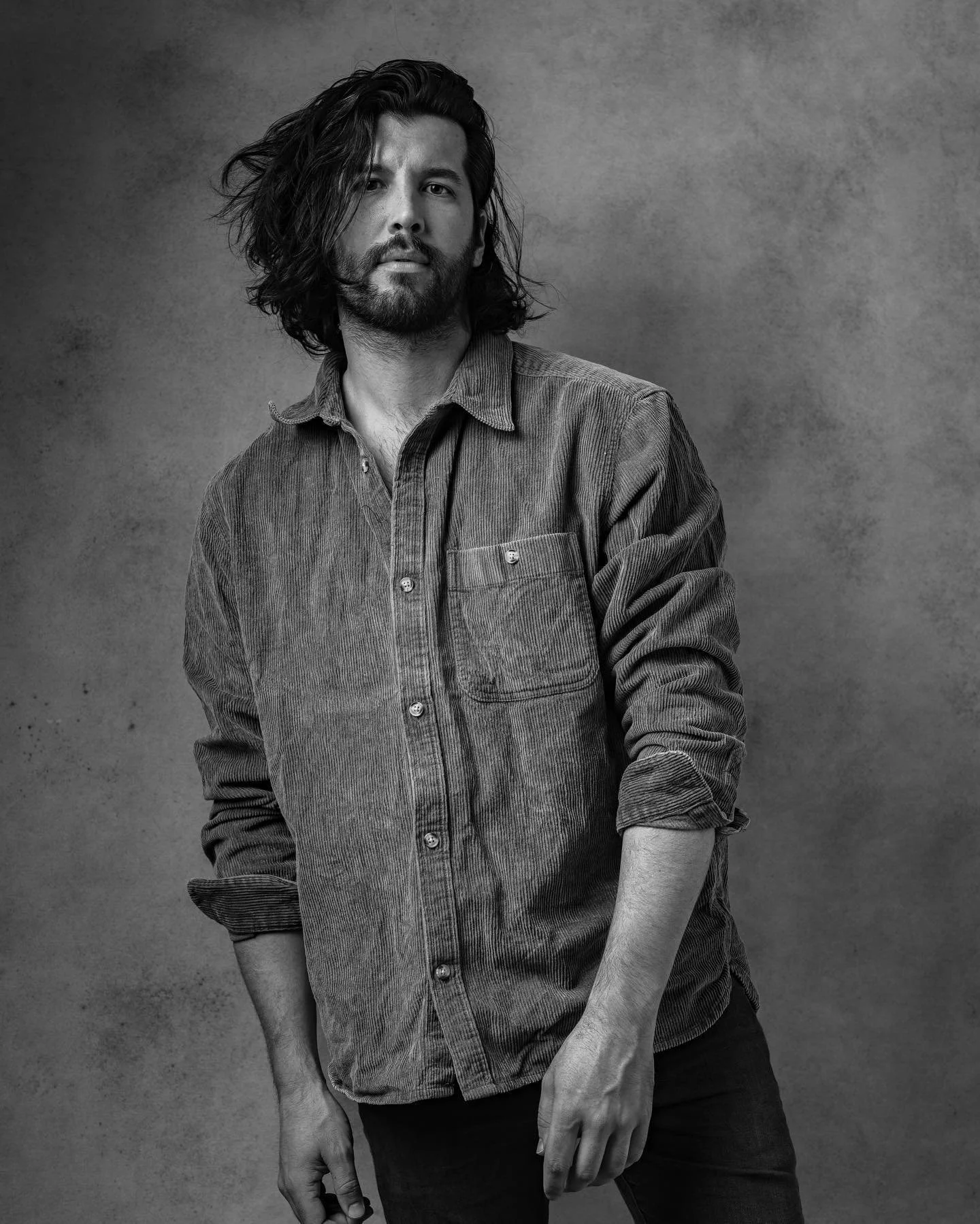 Bon. J&rsquo;ai compl&egrave;tement perdu l&rsquo;habitude de publier ma face mais on a fait &ccedil;a il y a quelques semaines et je me suis dit que j&rsquo;&eacute;tais mieux de les partager avant que je ne change trop (on sait jamais😅)

📷: @seba