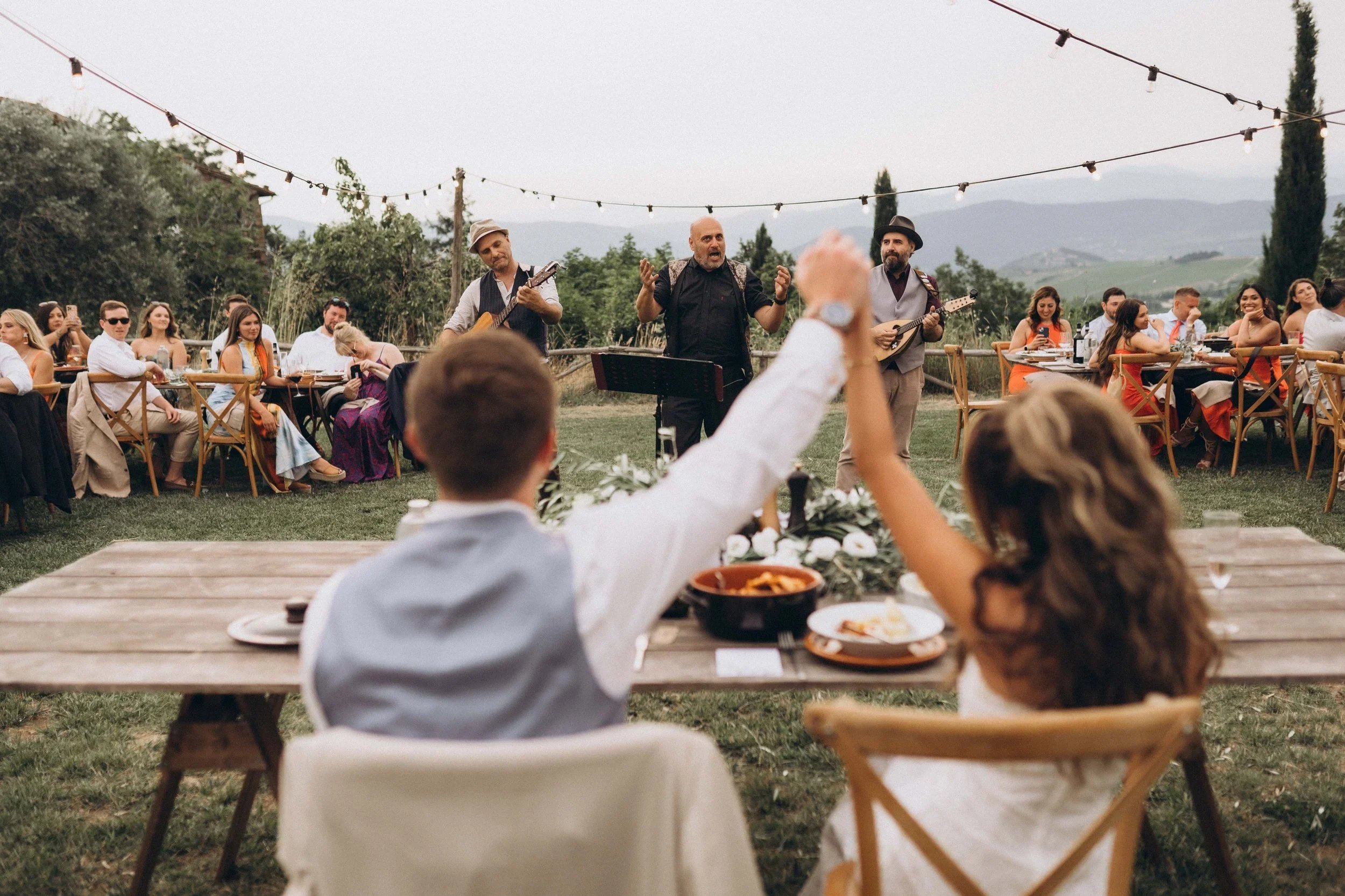 Italy_Tuscany_Wedding+photography_luxury+destination_castle_hills+valley_victor+rusu-10.jpg.webp