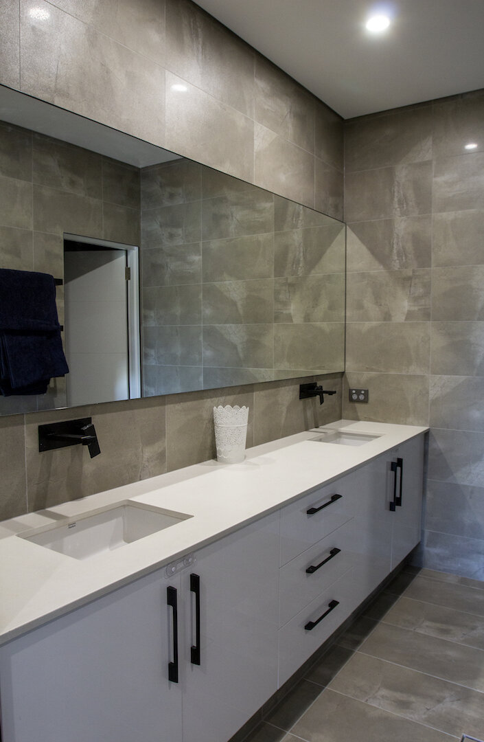 Pelican Point 1 Master Bathroom.jpg