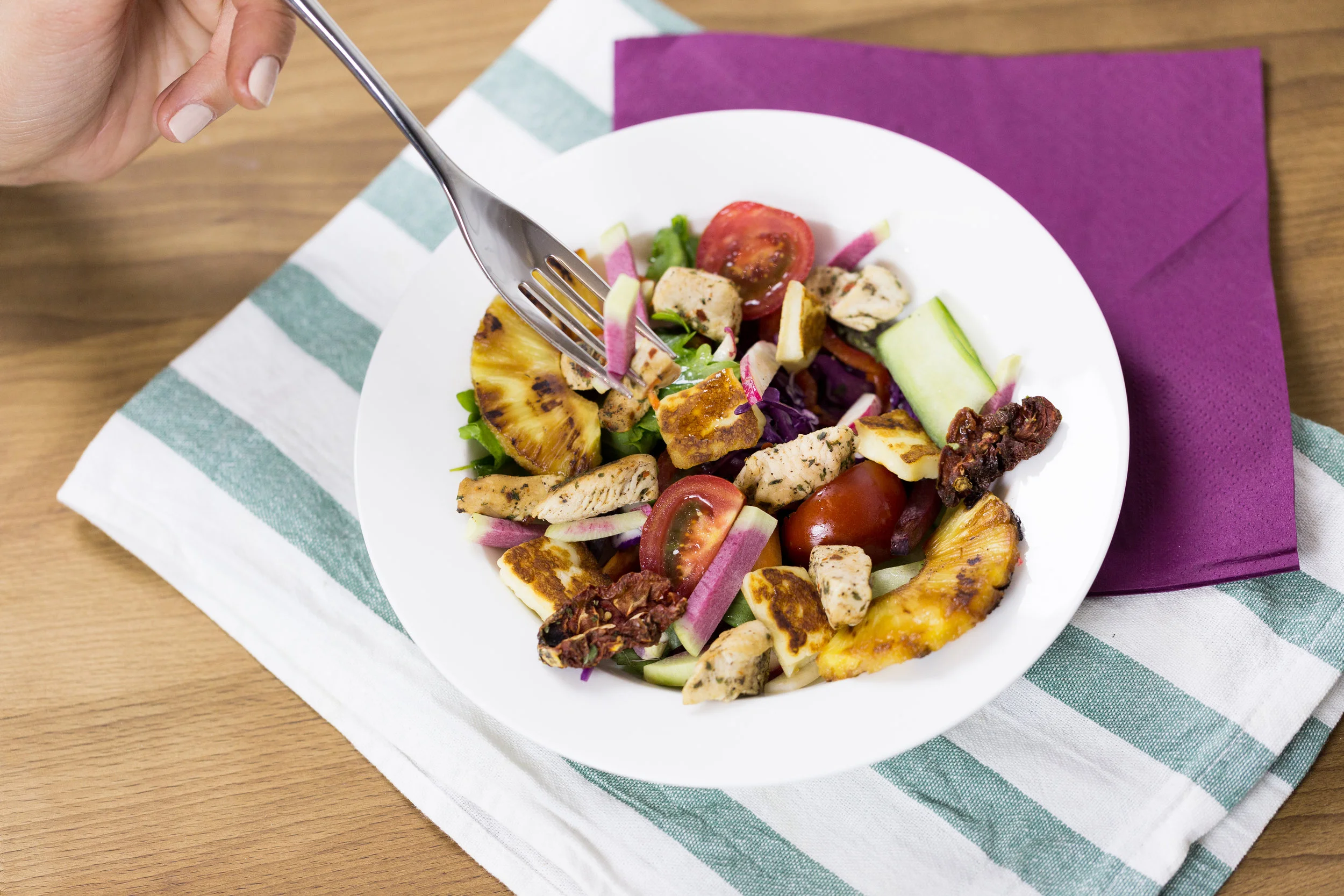 Ananaslı ve Tavuklu Salata