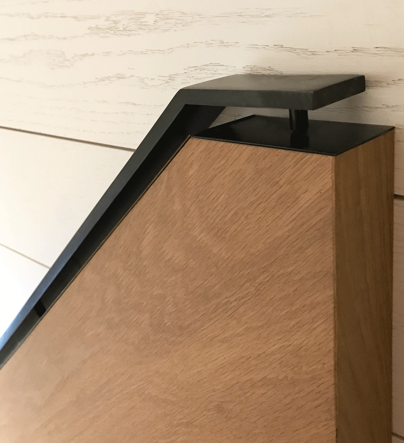 UPPER-DETAIL.gif
