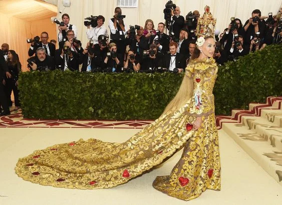 Sarah Jessica Parker absolutely wowed! The baroque details on her gown complimented by the ruby red embellishments were amazing! The headpiece was unmatched!