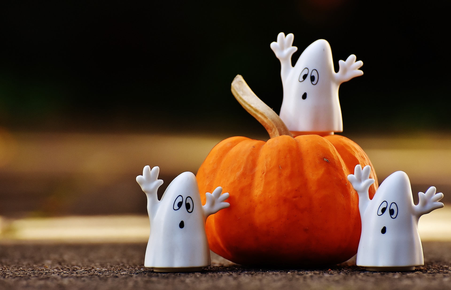 halloween-1743227_1920.jpg