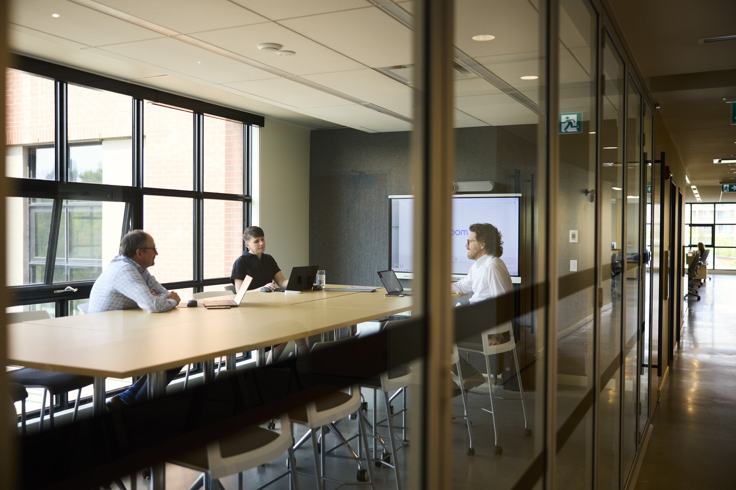 gec-architecture-calgary-team-meeting-boardroom.jpg