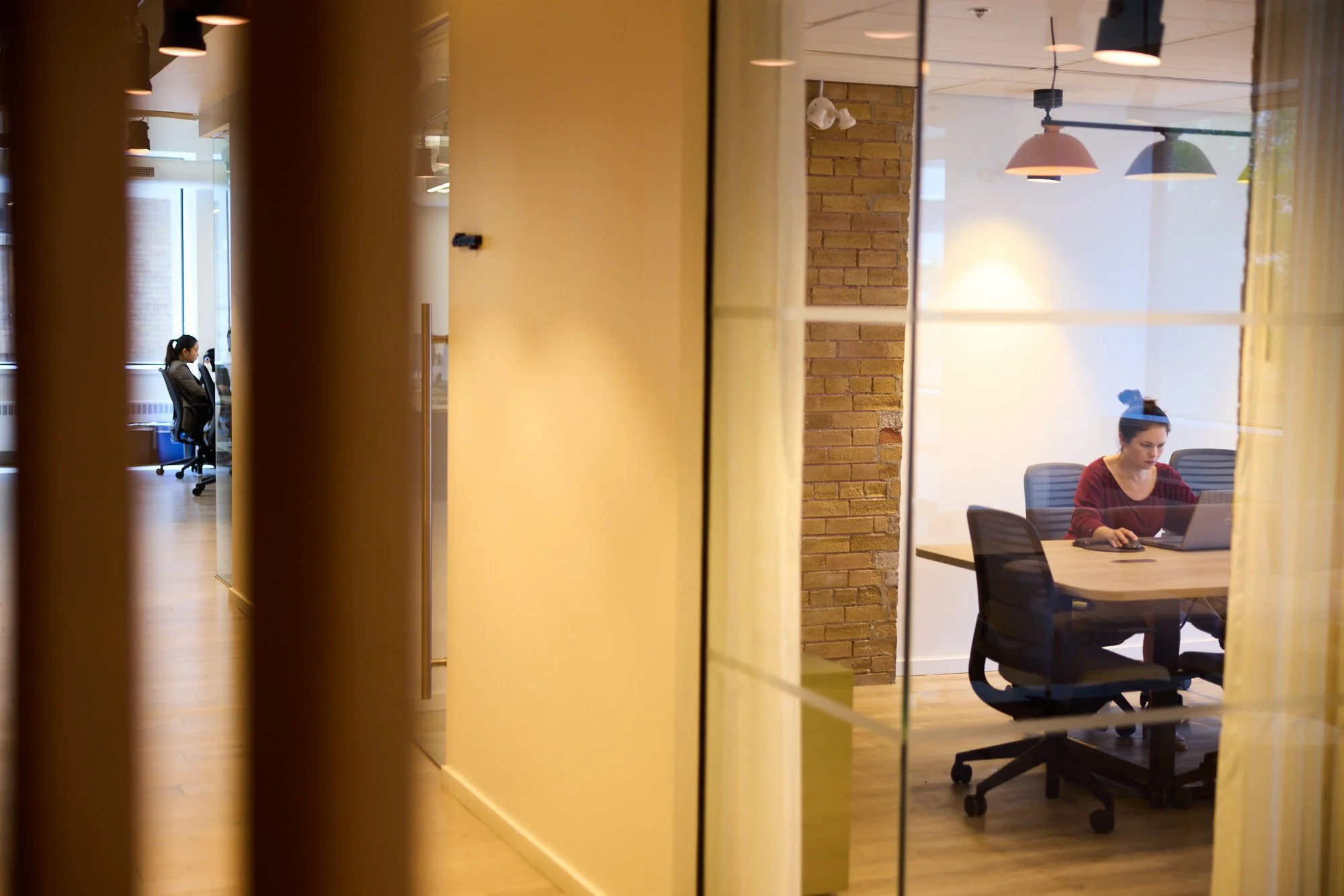 gec-architecture-toronto-glass-office-candid.jpg