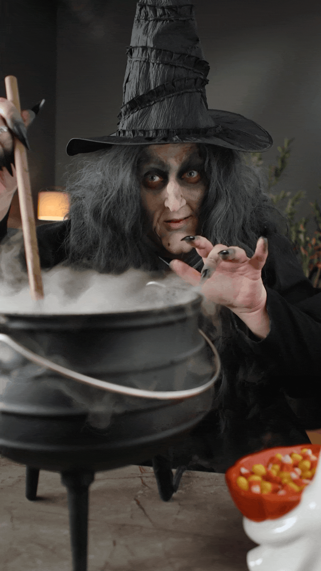 Trick or Deduction_Ep 01_R1.gif