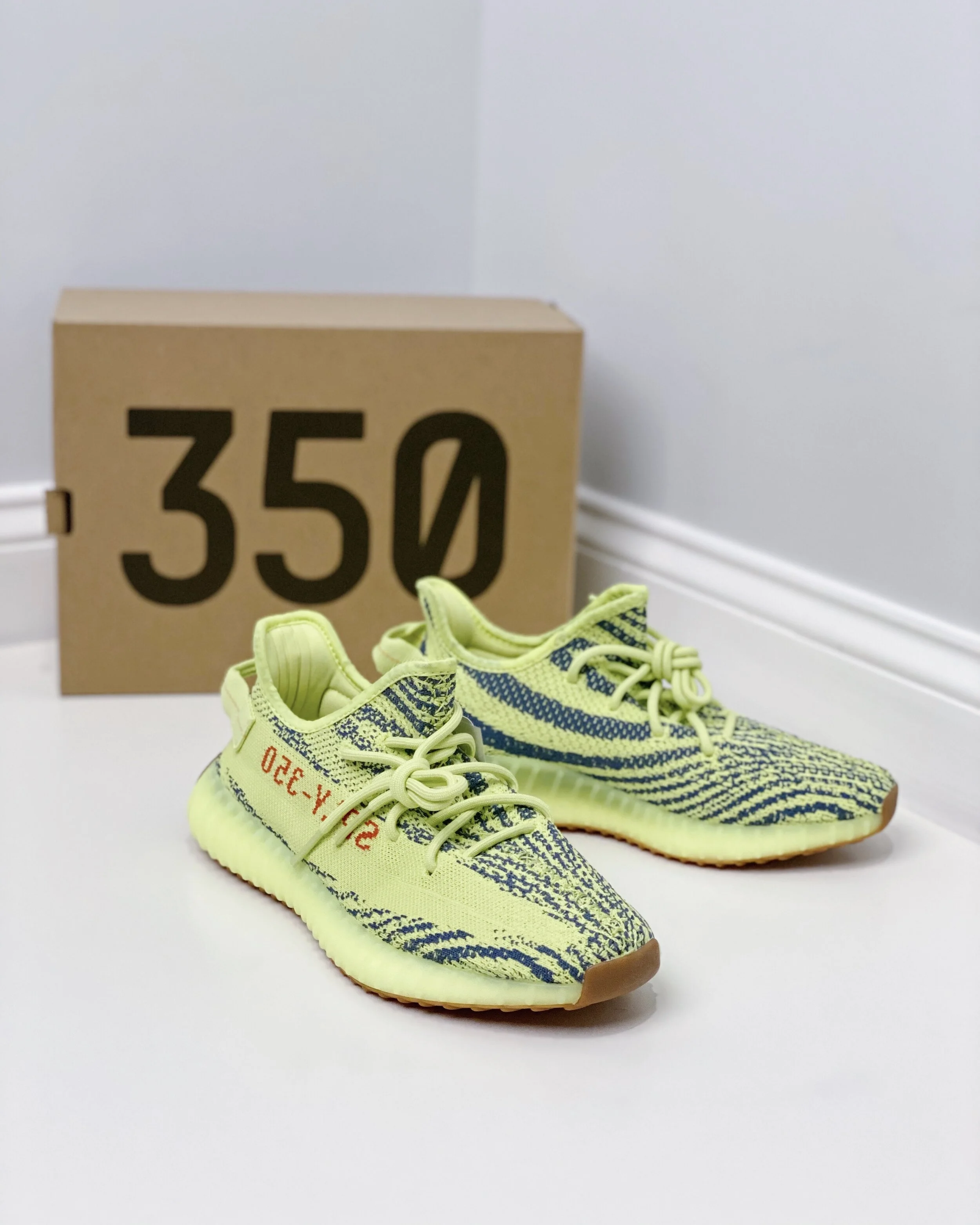 yeezy boost 350 v2 semi frozen