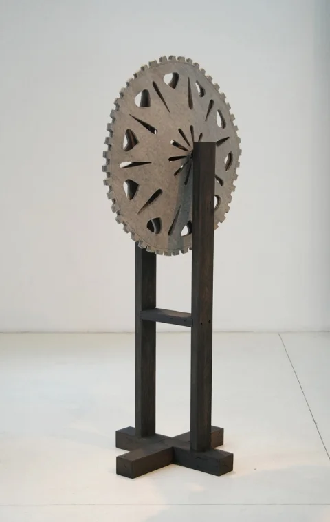    Mellita quinquiesperforata,&nbsp;   2013 | Felt, thread and painted wood | 170 x 60 x 60 c  m | Die Ecke Arte Contemporáneo, Santiago de Chile  