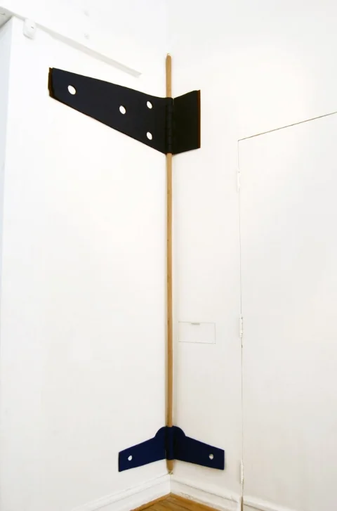    Double Hinge   , 2012 | Felt, thread and wood pole | Dimensions variable | Casa E, Valparaíso  