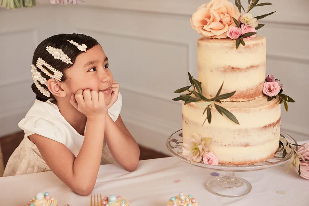 childrensalongirlandweddingcake.jpg