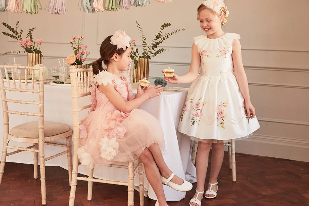 childrensalongirlswithcupcakes.jpg