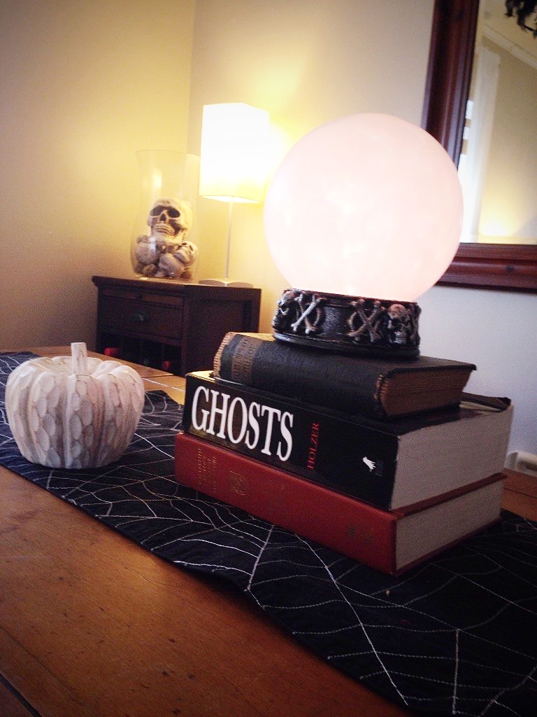 To add to this bargain item's "charm" , it lights up and changes color each time the damn dog barks.