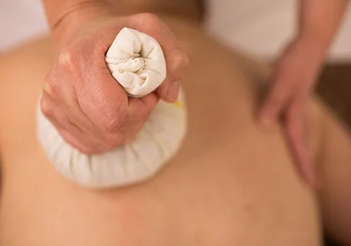 client receiving an aromatherapy massage at bangkok day spa