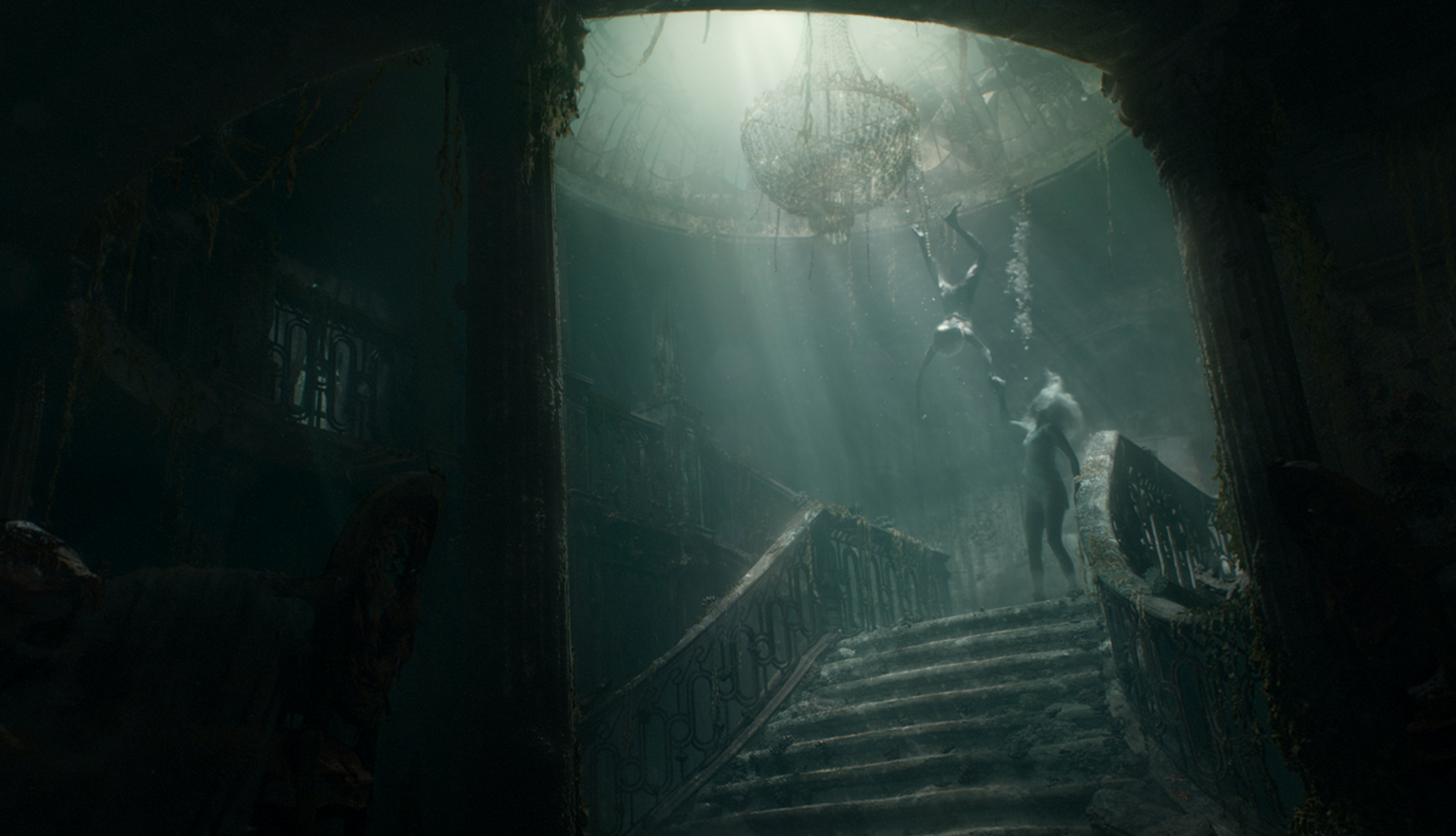 Still of Gemita stunt doubling Ella Purnell in Tim Burton's Miss Peregrines Home For Peculiar Children .