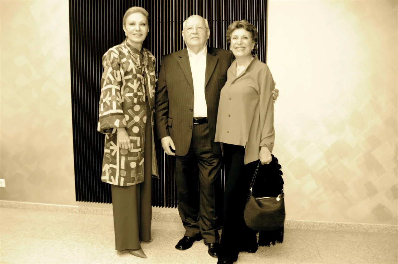 Afkhami (right) with Farah Pahlavi & Mikhail Gorbachev at the Challenge Future Conference (Germany / 2007)