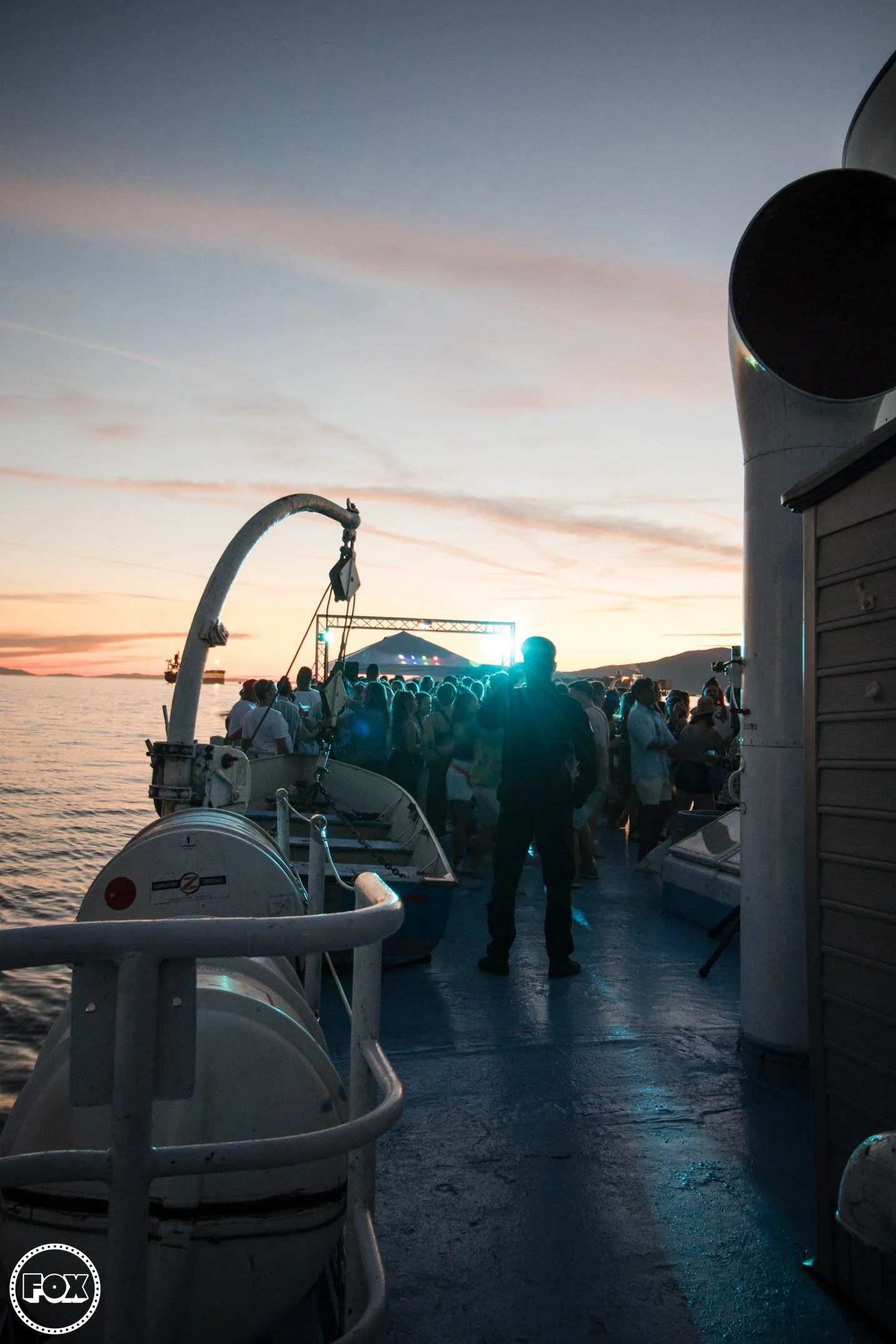 8A9A1217-20250712_FOX-boatparty.jpg