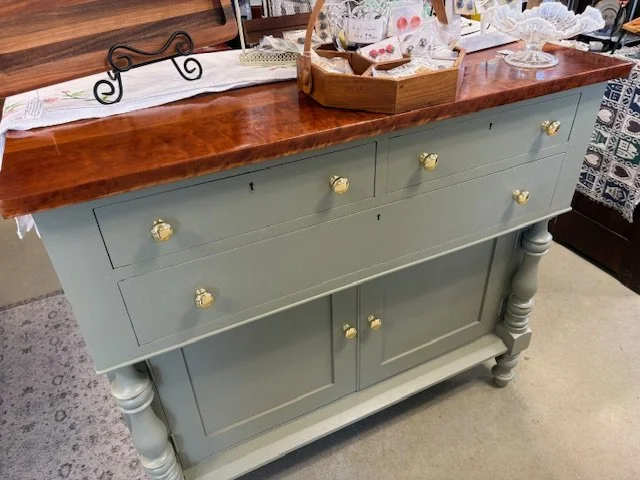 Sideboard 1.jpg