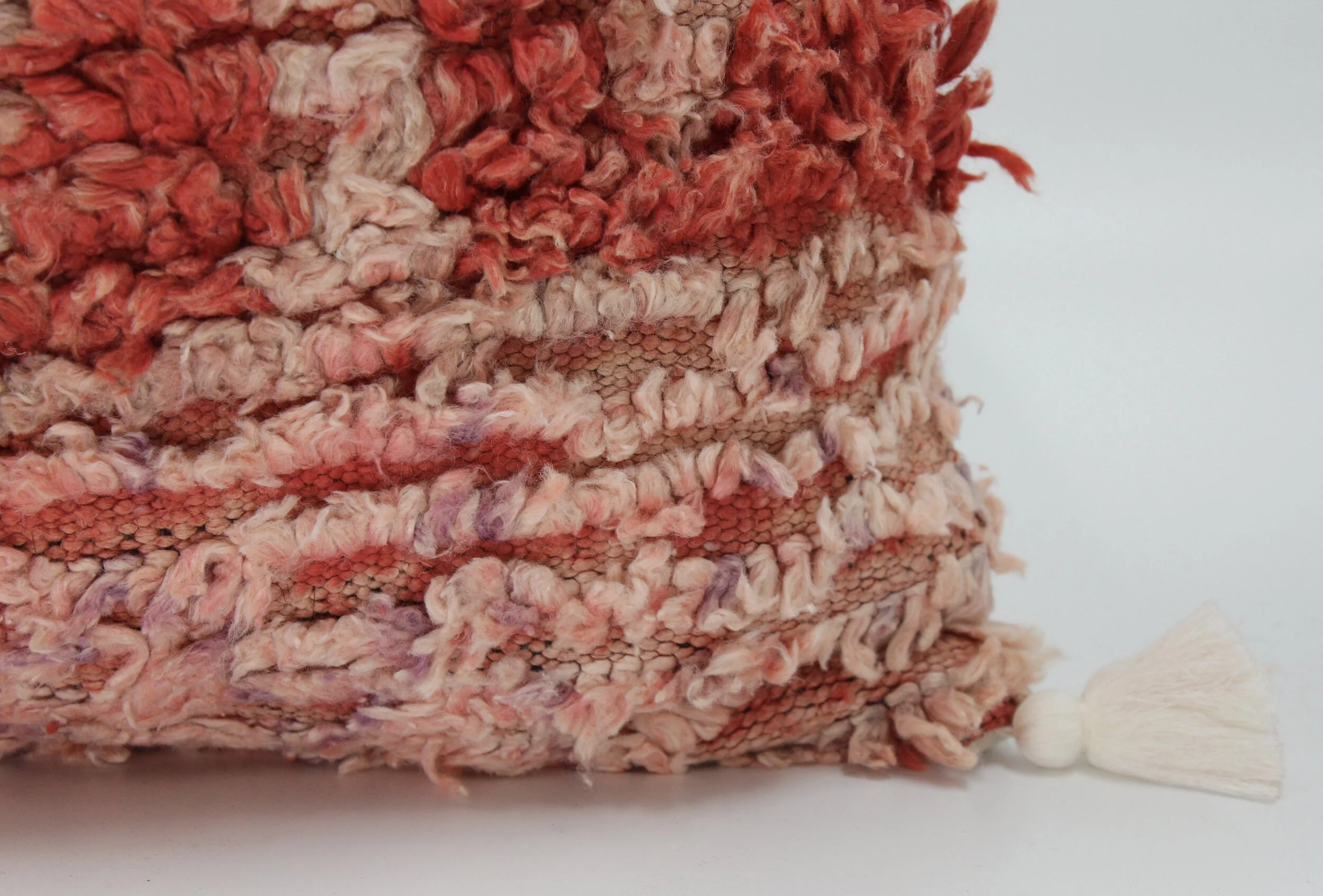 Illi Pillow L6 Corner.jpeg