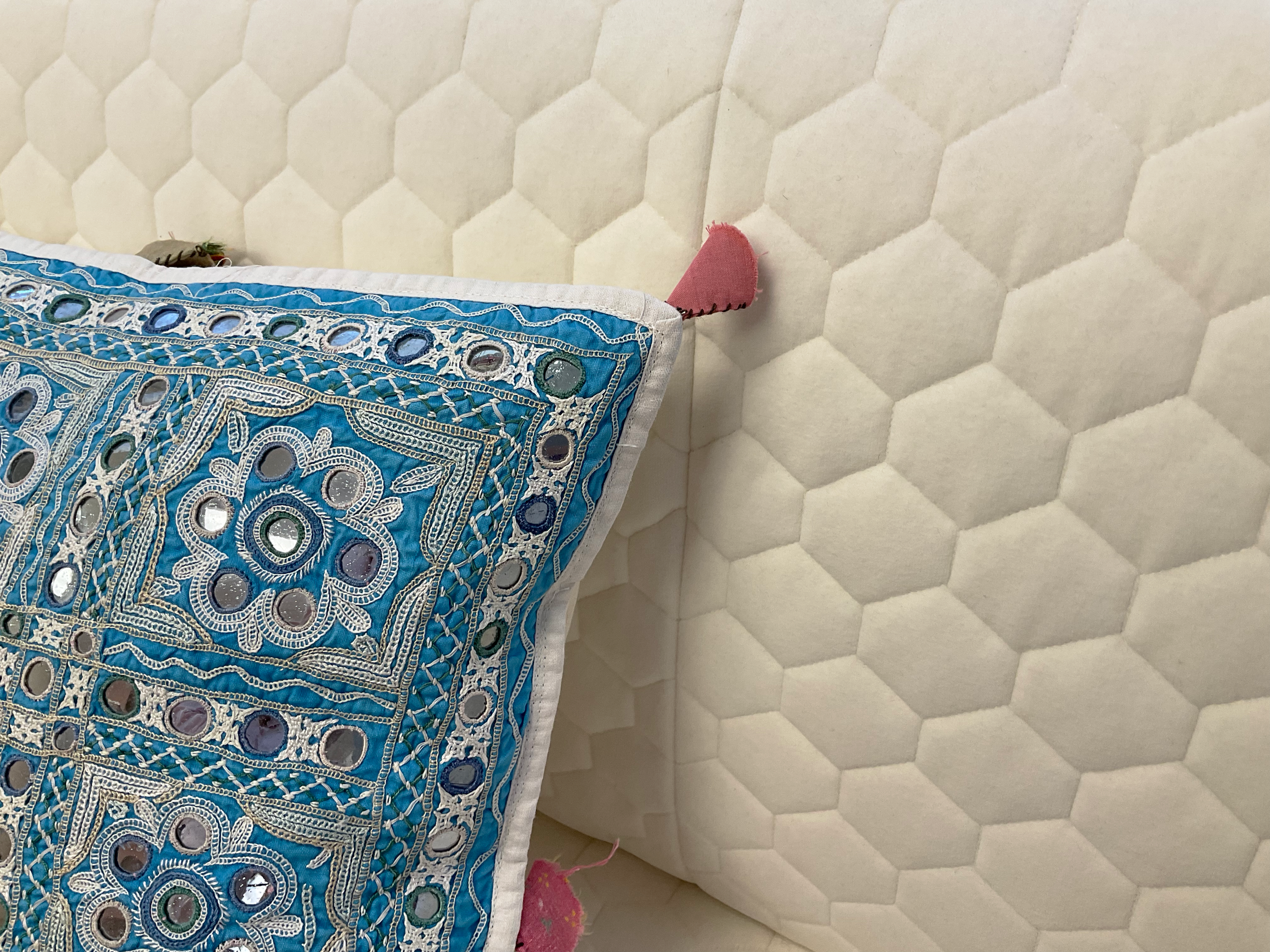 India_Mirrored-Pillow_B9_2.png
