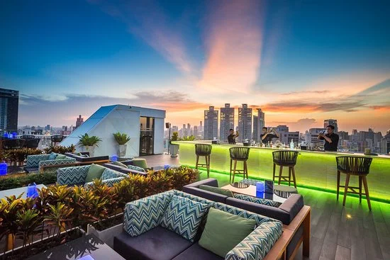 Bangkok • roof top bar (this is Vanilla Sky)