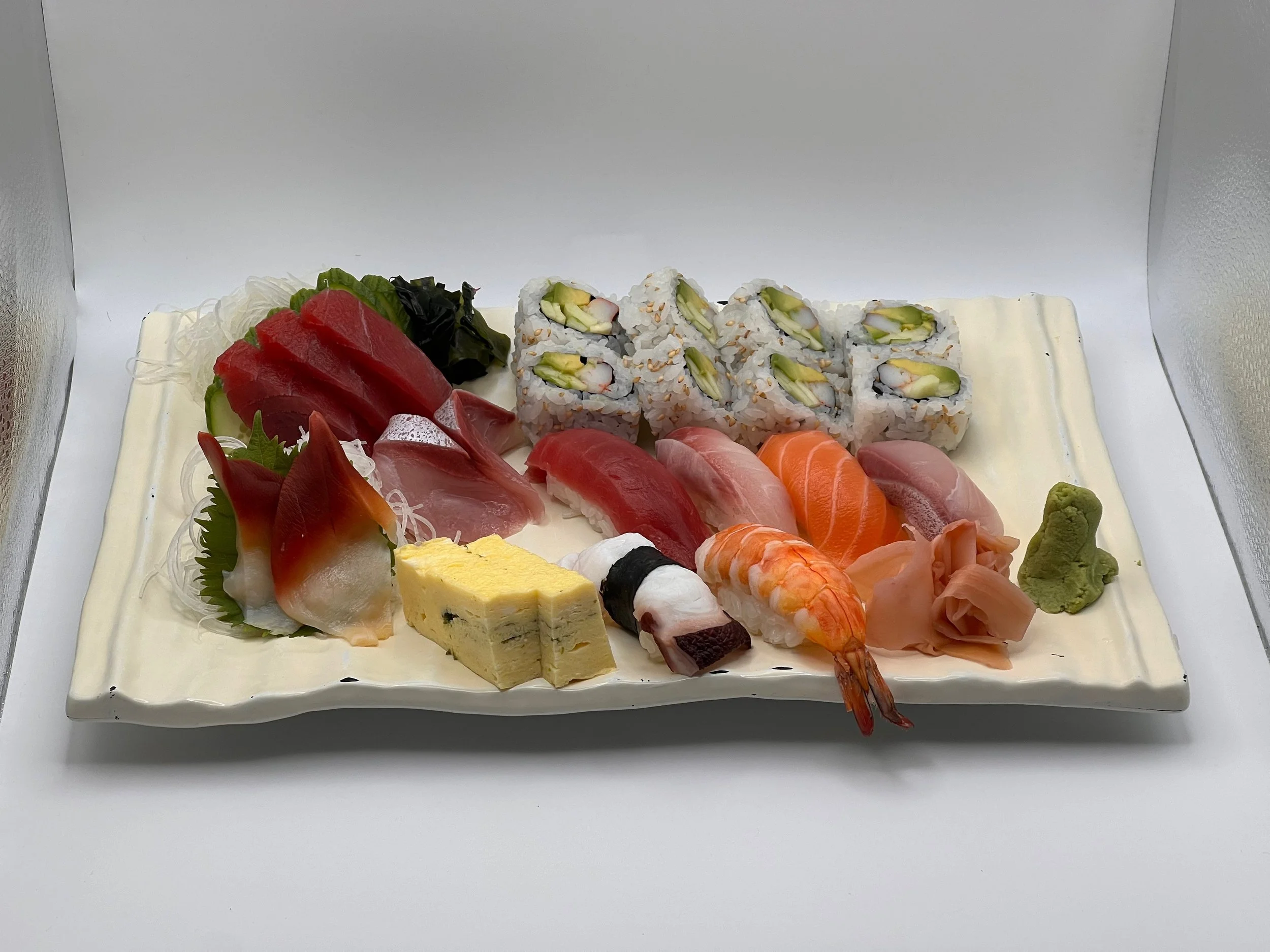 Sushi &amp; Sashimi Combination