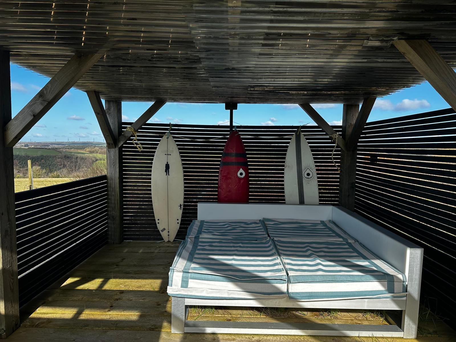 2025-03 M&M under the balcony 2.jpg