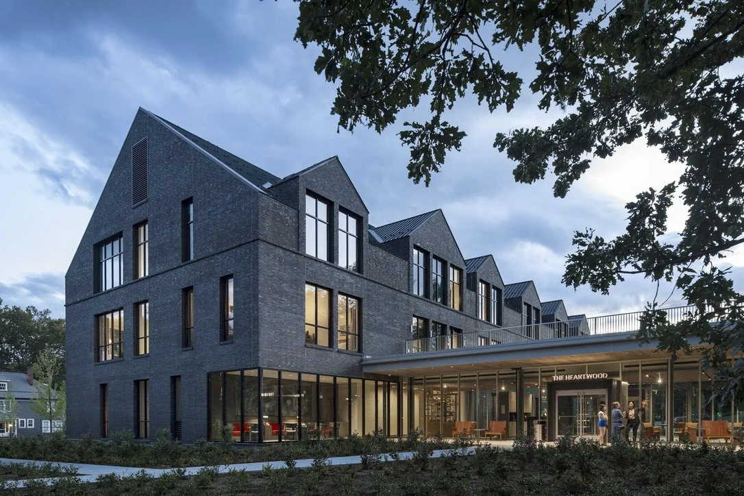 VASSAR COLLEGE with COMMUNE DESIGN