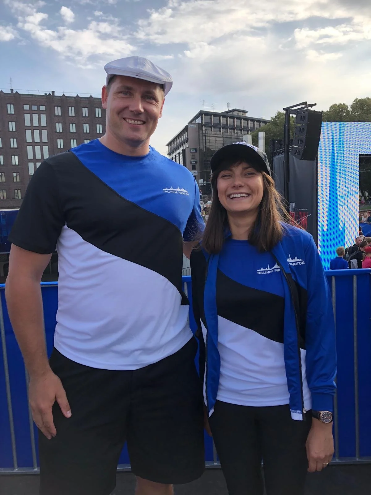 Head Eesti 🇪🇪lipup&auml;eva! Siin me Gerdiga 8 aastat tagasi Tallinna maratonil ja t&auml;na Riigikogus laste tervisest ja liikumisharjustest arutlemas. Gerd t&otilde;i oma ettekandes v&auml;lja k&otilde;ik olulised punktid, mida me lastevanematena