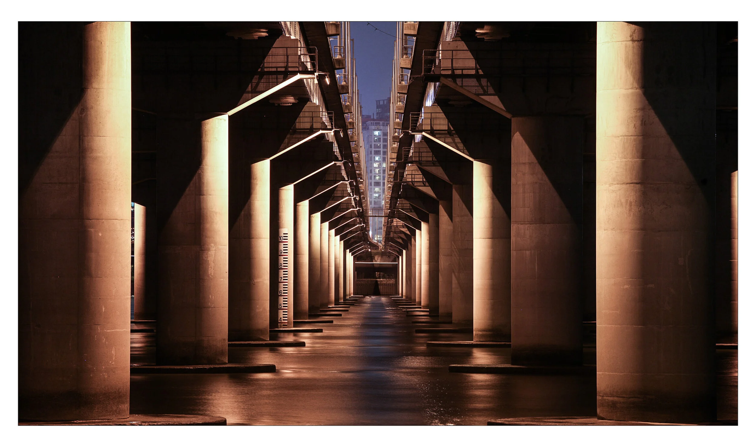 Bridge of  Hangang river_Seoul, Korea_2010
