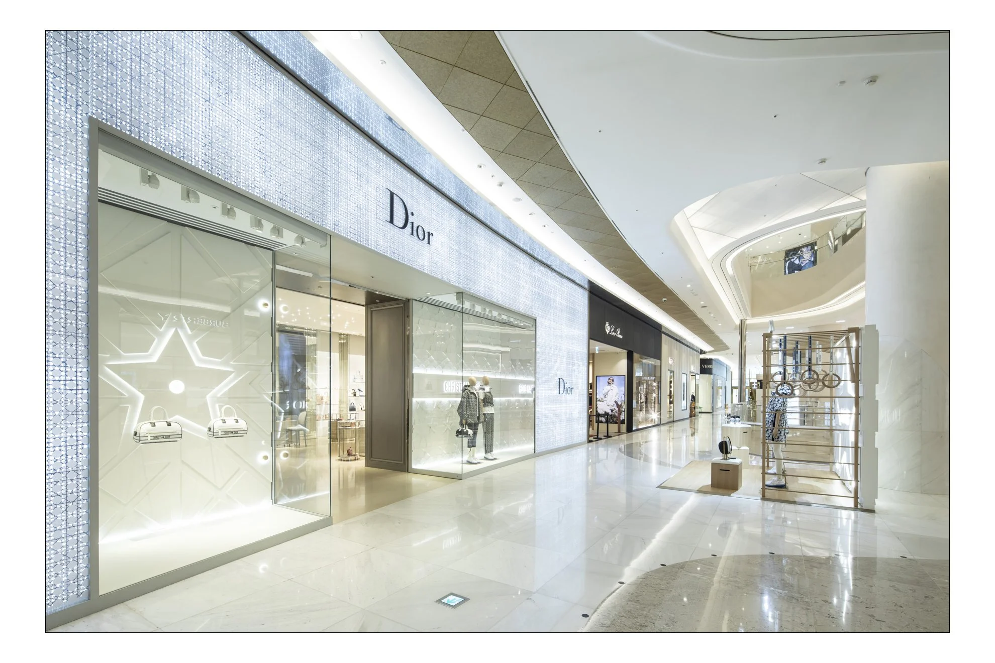 220111 Dior 롯데에비뉴엘_007.JPG