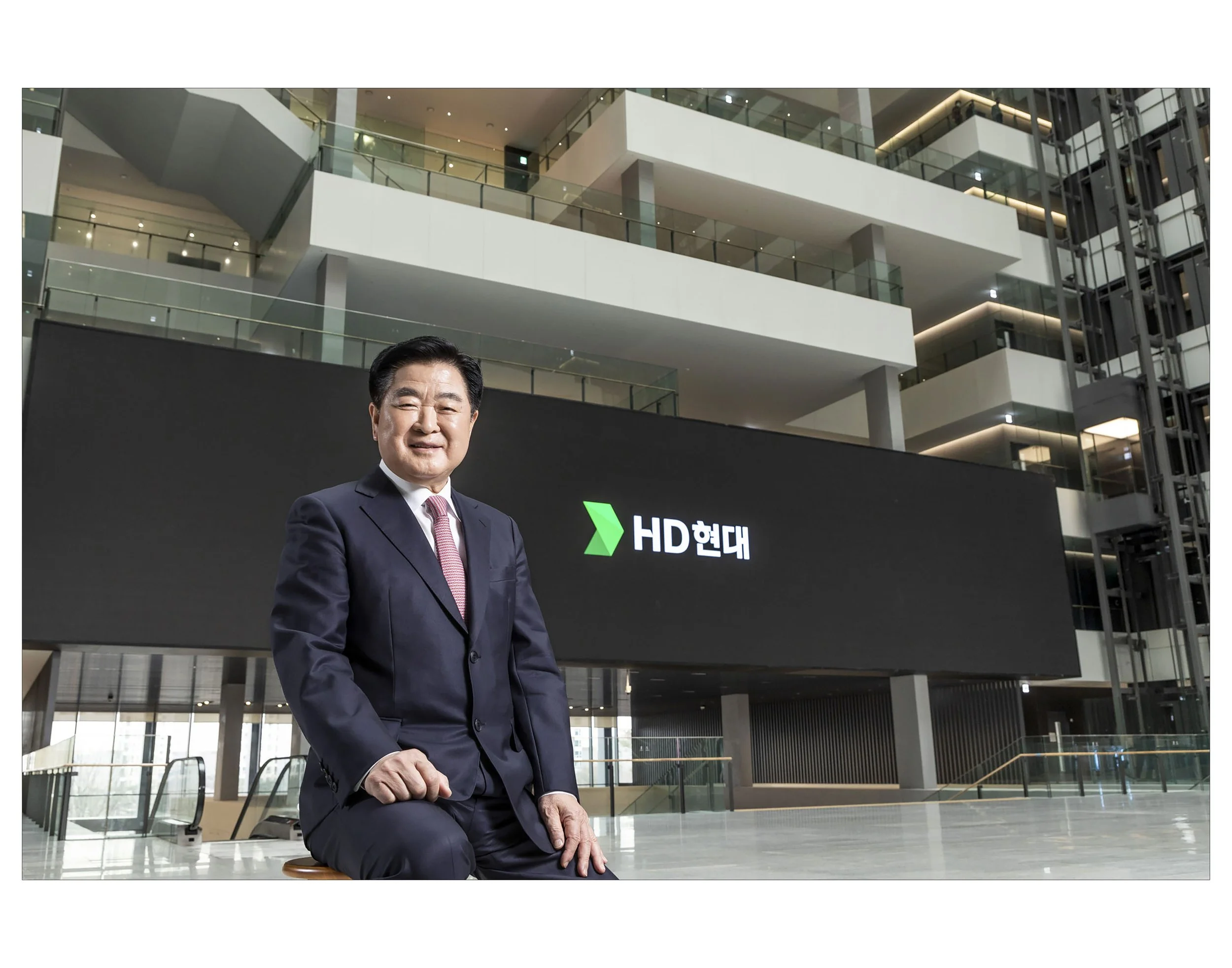 HD현대_권오갑 회장 촬영_085_N_작업완료_N.JPG